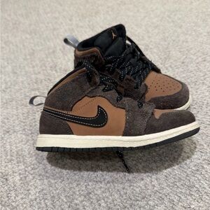 Nike Kids Chocolate Brown Jordan 1s Size 10C